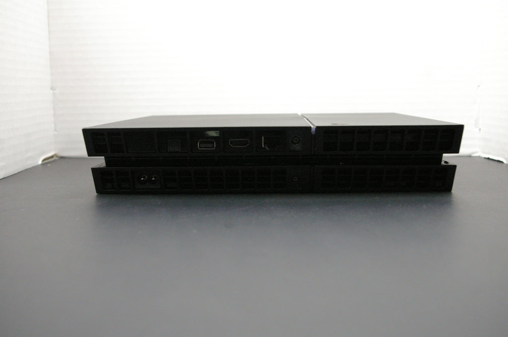 Sony PlayStation 4 Console – 500GB (Excellent Condition)