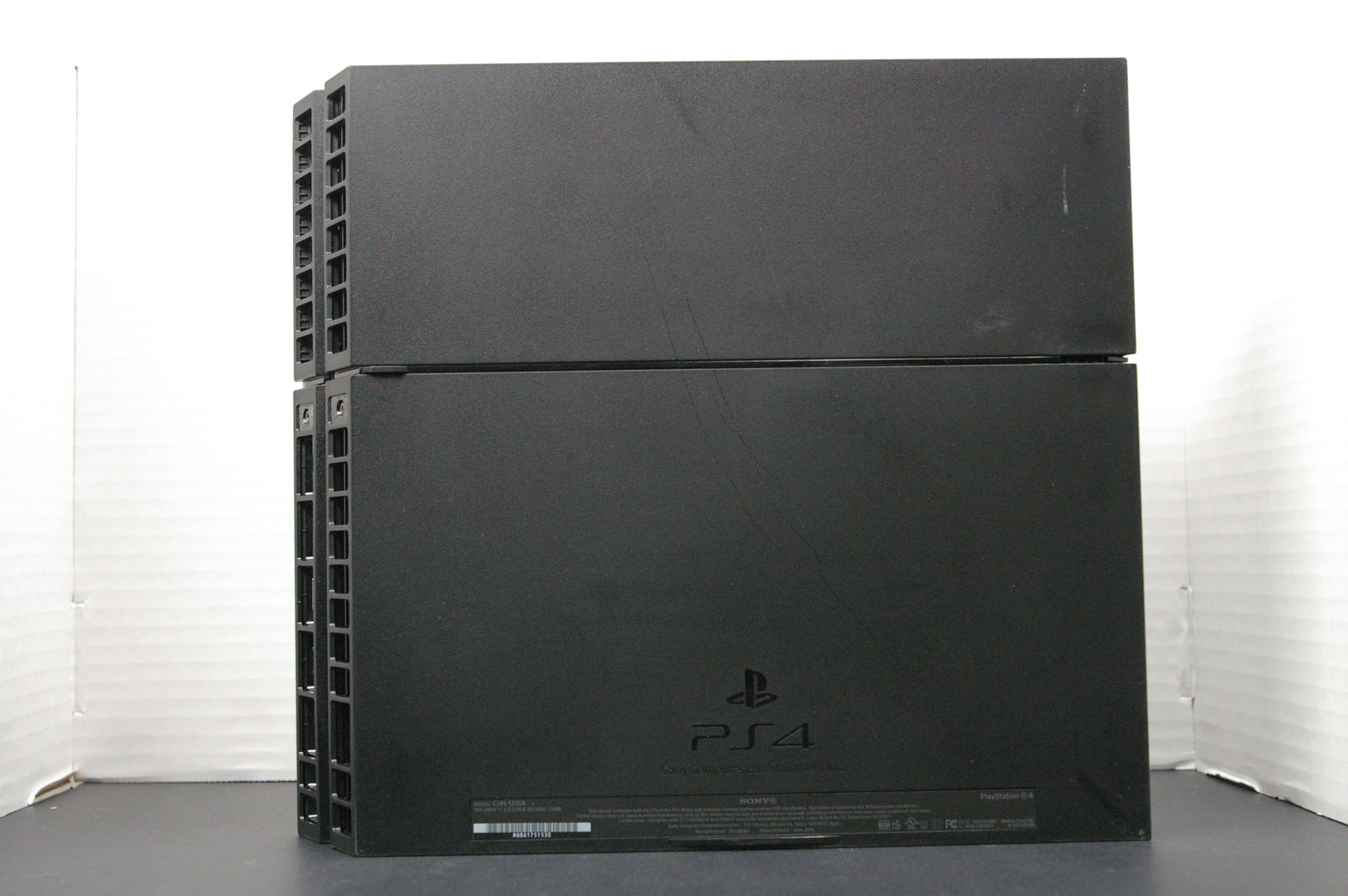 Sony PlayStation 4 Console – 500GB (Excellent Condition)